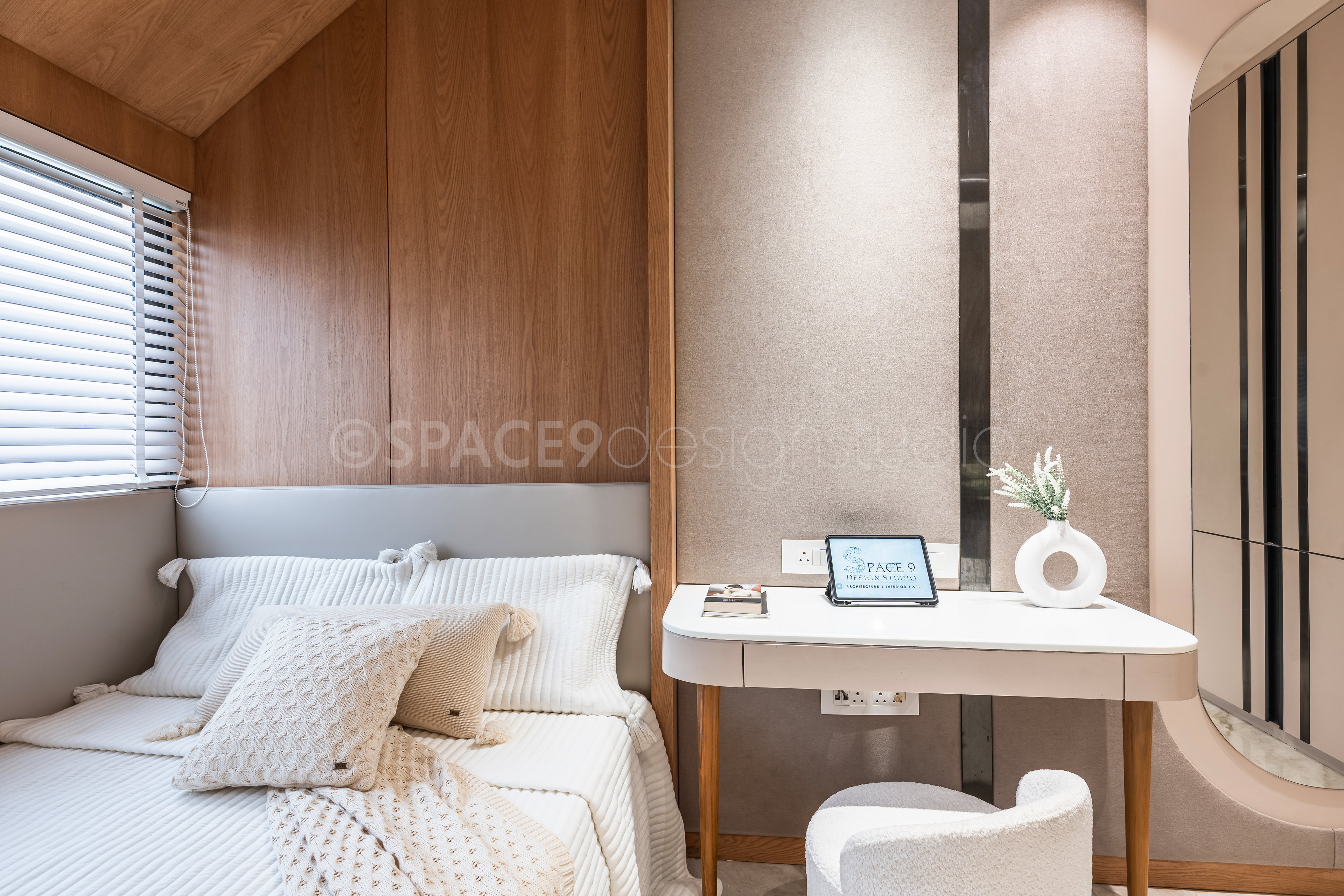 SERENITY IN SIMPLICITY